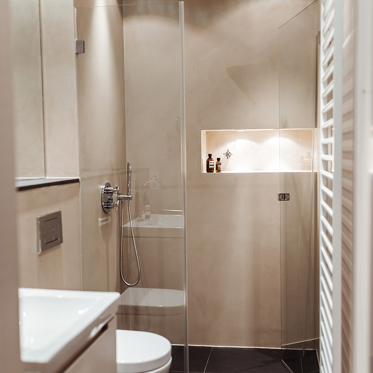 Wandwerk Fugenlos - Beschichtung Badezimmer mit Duschbereich